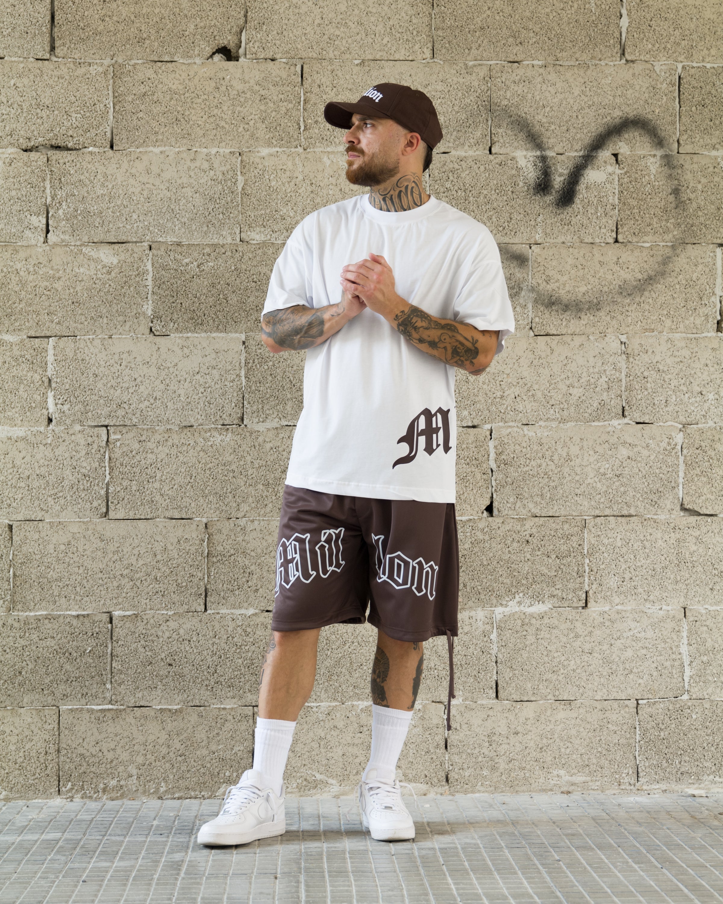 T-Shirt Gothic Braun