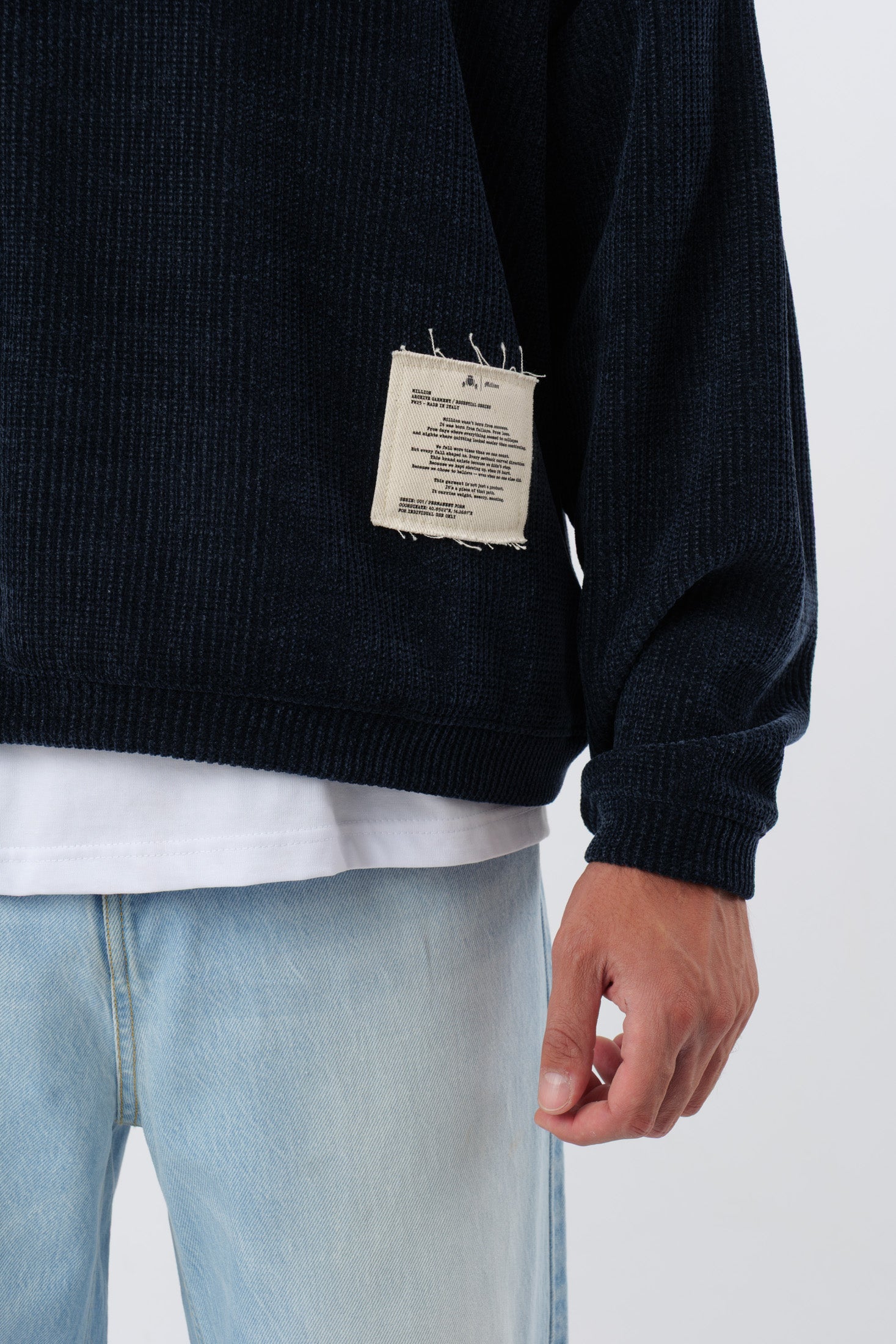 Rundhalsausschnitt „Archive“ Marineblau
