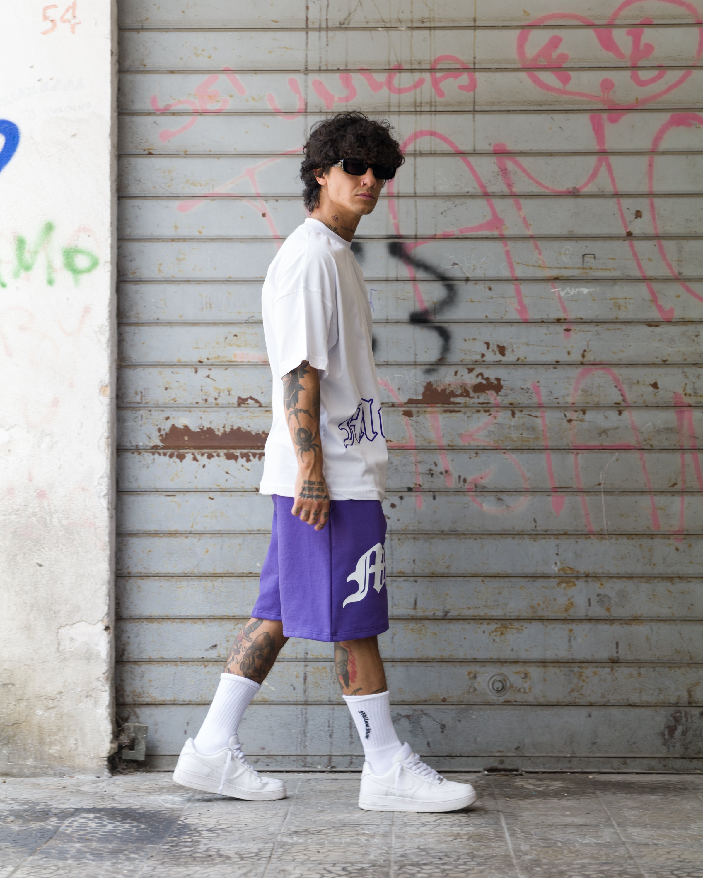 T-Shirt Gothic Outline Violett