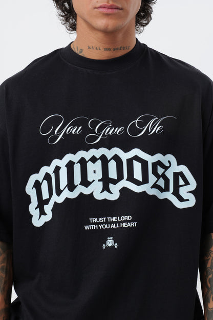 Schwarzes T-Shirt mit schwarzem Logo