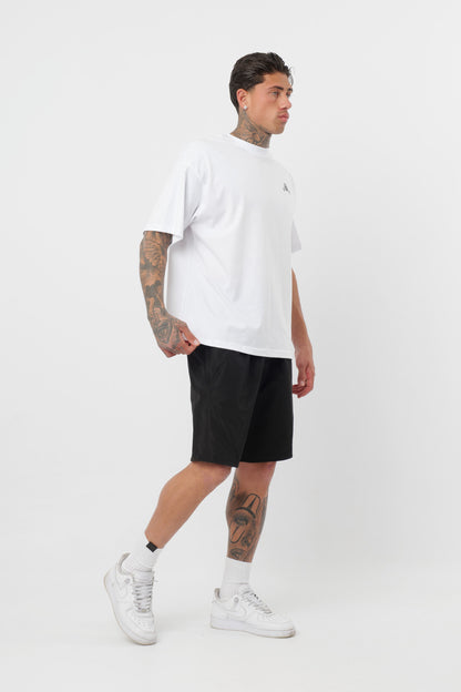 Schwarzes T-Shirt mit schwarzem Logo