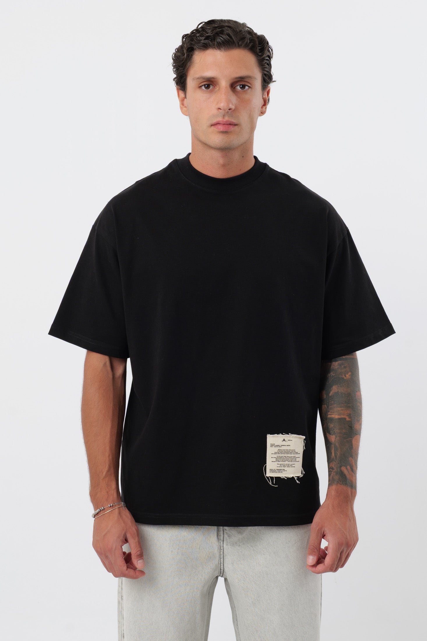 Schwarzes „Archive“-T-Shirt 