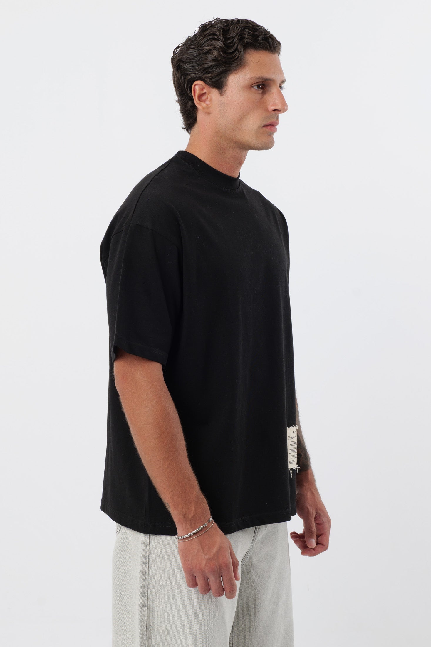 Schwarzes „Archive“-T-Shirt 